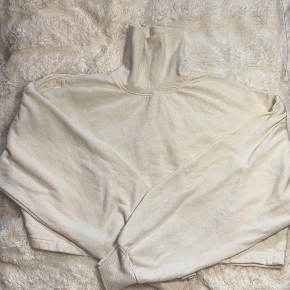 Divided H&M cropped turtle neck size small​​​​​​​​​